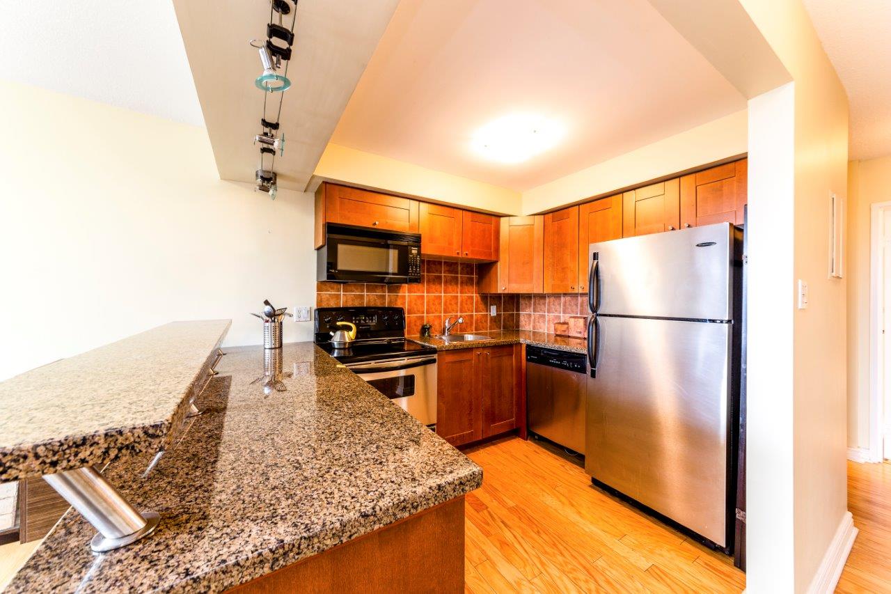 501 444 Lonsdale Ave North Vancouver Bc V7m 3h5 Vista