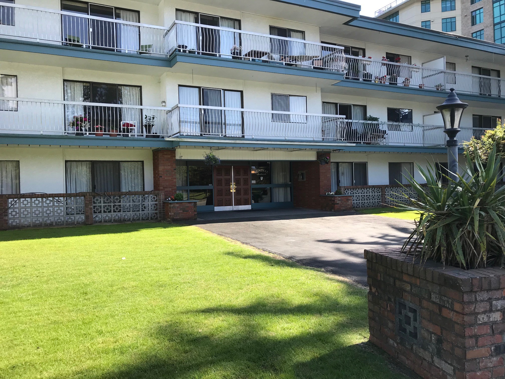 sundial apartments white rock