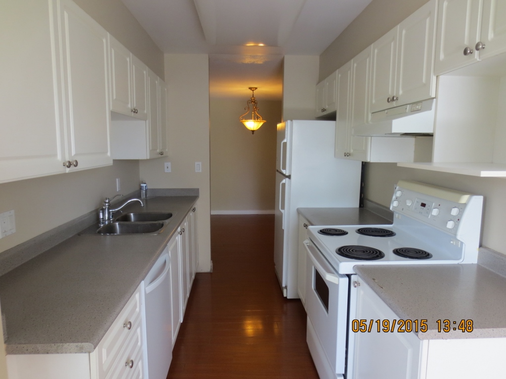 #211-223 Mountain Hwy, North Vancouver, BC, V7J 3V3