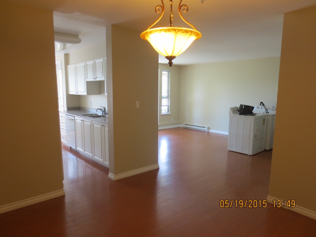 #211-223 Mountain Hwy, North Vancouver, BC, V7J 3V3