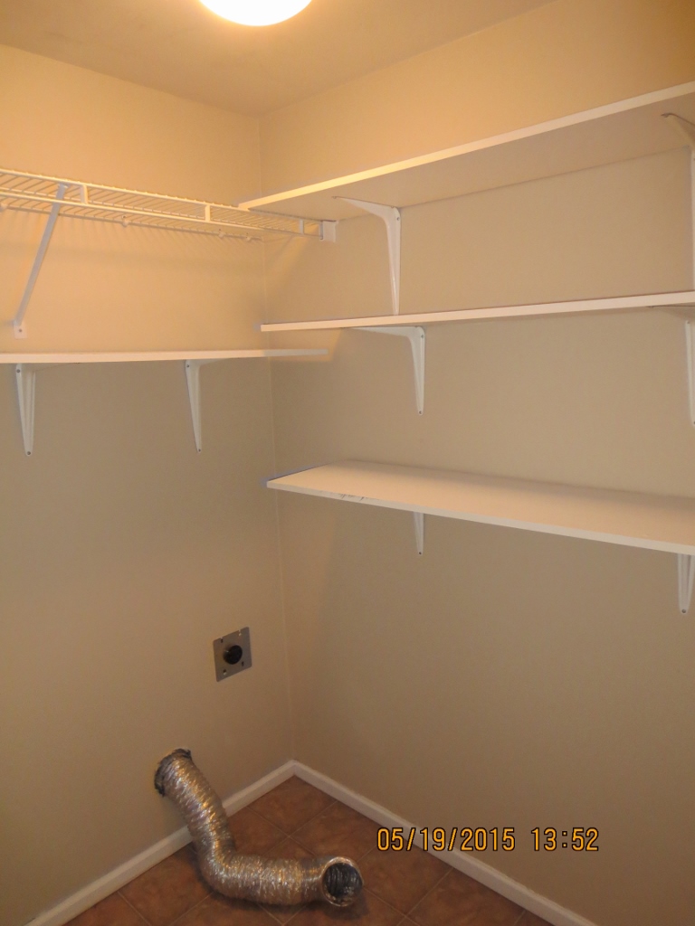 #211-223 Mountain Hwy, North Vancouver, BC, V7J 3V3