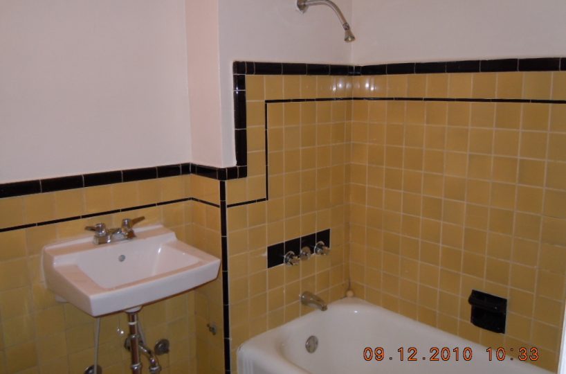 #8–1390 West 14th Ave, Vancouver V6H 1R1