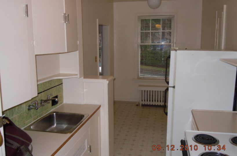 #8–1390 West 14th Ave, Vancouver V6H 1R1