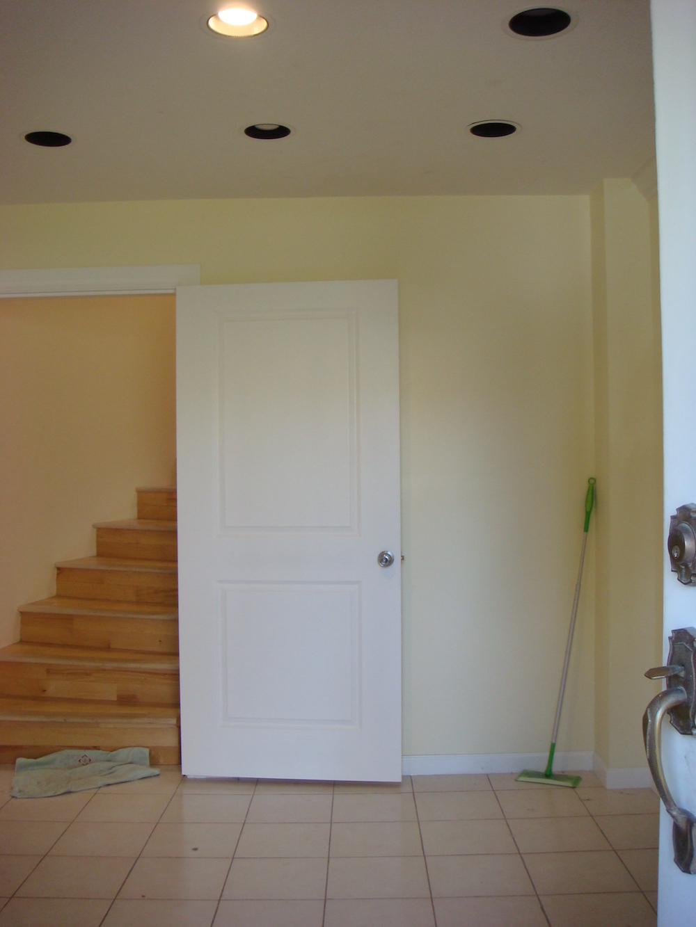 4050 McGill St, Burnaby, V5C 1M5