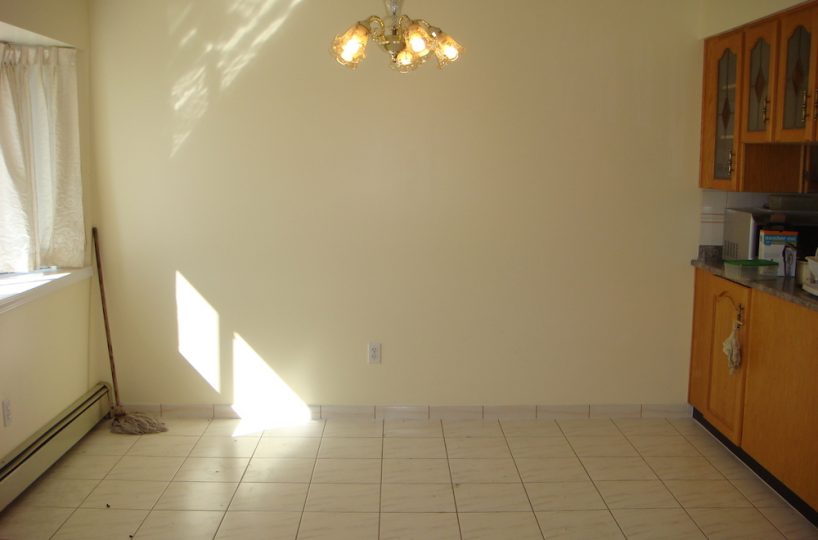 4050 McGill St, Burnaby, V5C 1M5