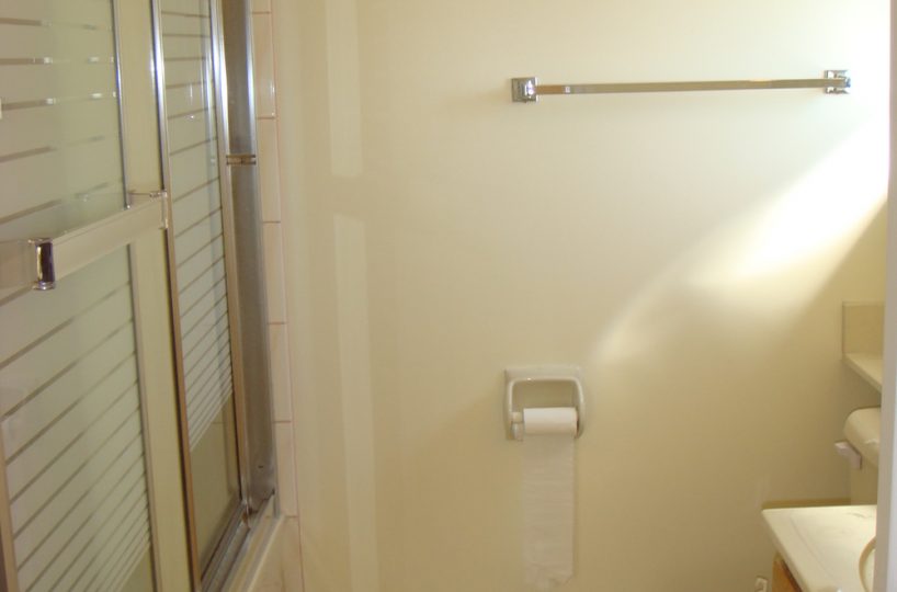 4050 McGill St, Burnaby, V5C 1M5