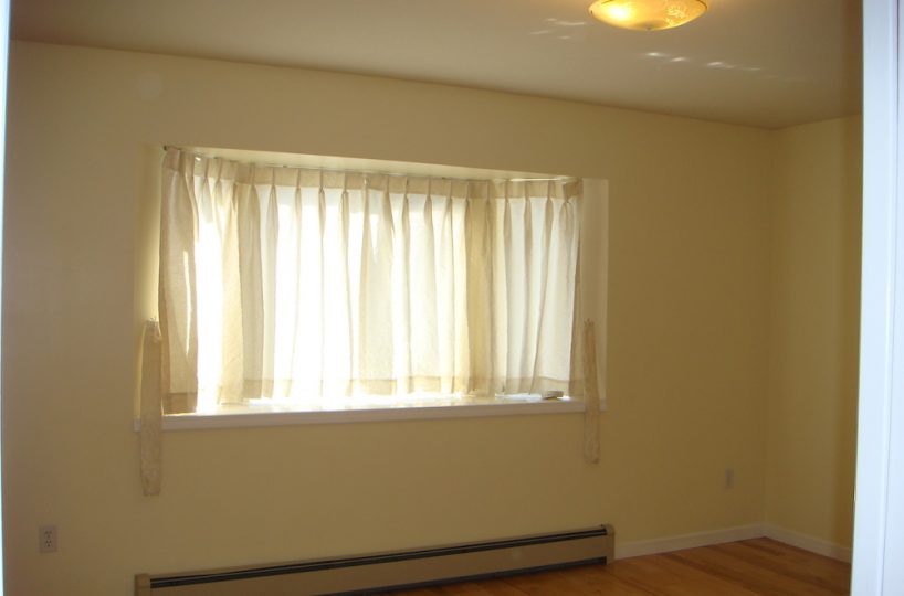 4050 McGill St, Burnaby, V5C 1M5