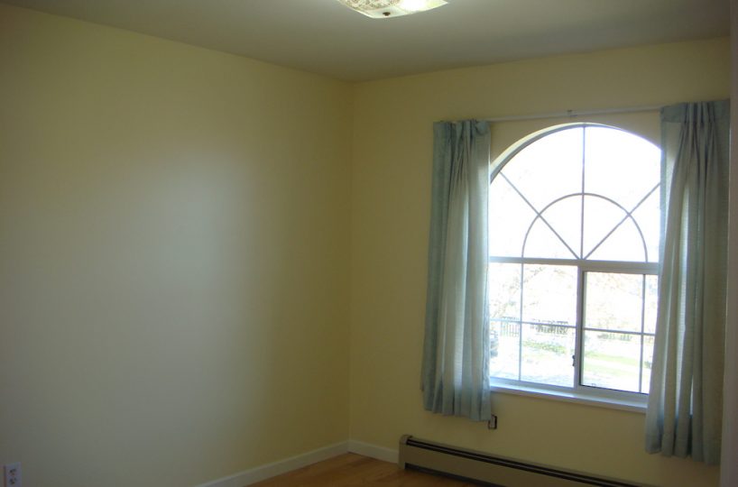 4050 McGill St, Burnaby, V5C 1M5