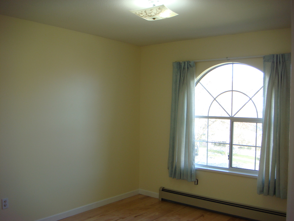 4050 McGill St, Burnaby, V5C 1M5