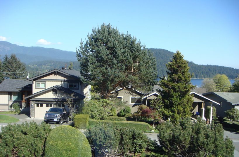 465 Felton Road, North Vancouver V7G 1L9