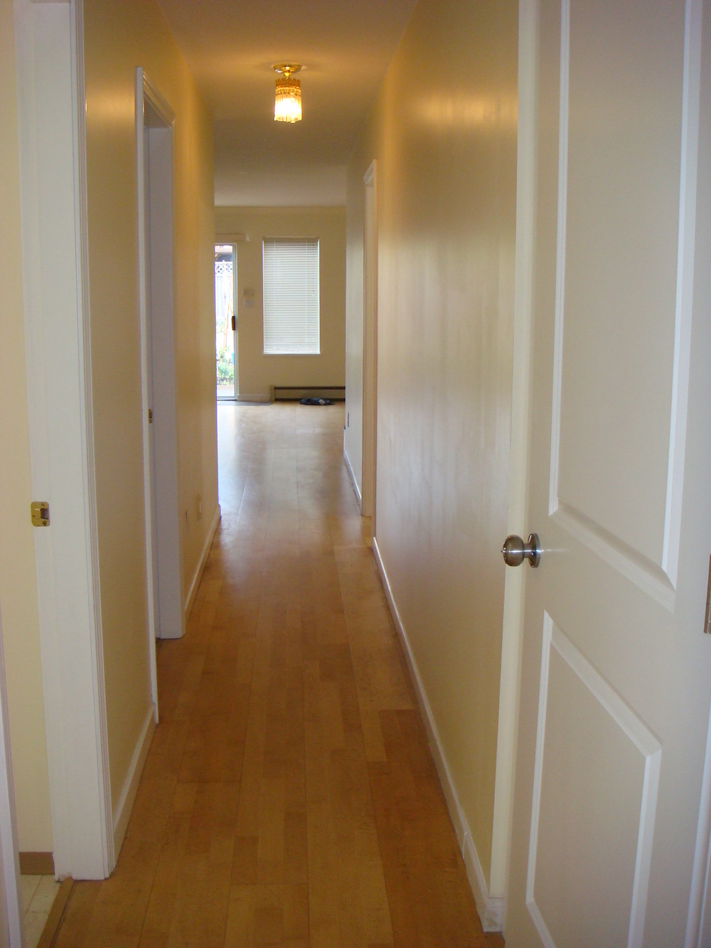 Ground Floor Suite - 4050 McGill St, Burnaby, V5C 1M5