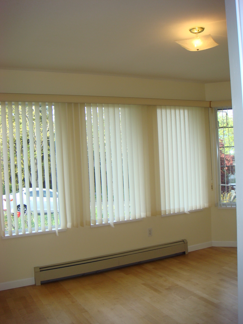 Ground Floor Suite - 4050 McGill St, Burnaby, V5C 1M5