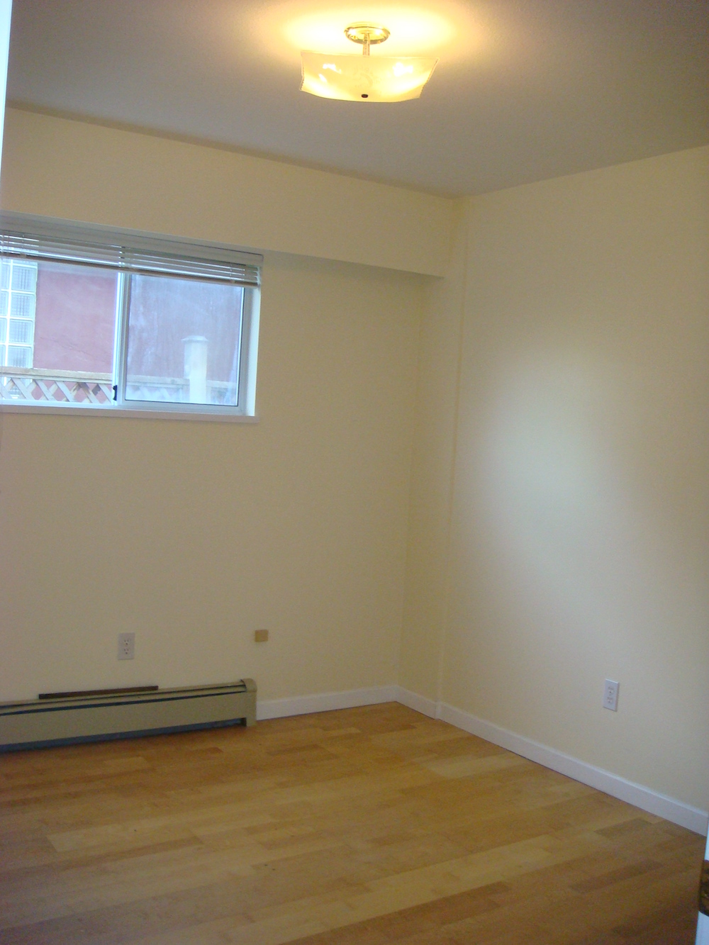 Ground Floor Suite - 4050 McGill St, Burnaby, V5C 1M5