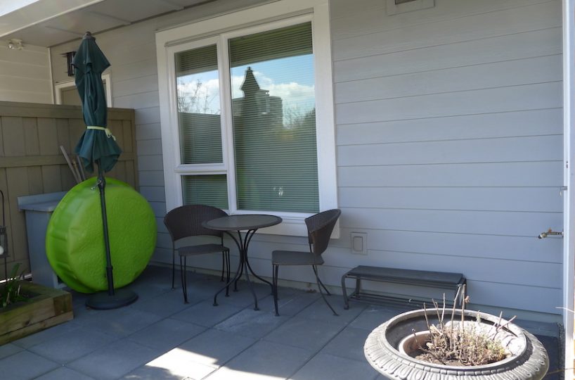 #107-717 Chesterfield Ave, 1 bed 1 bath