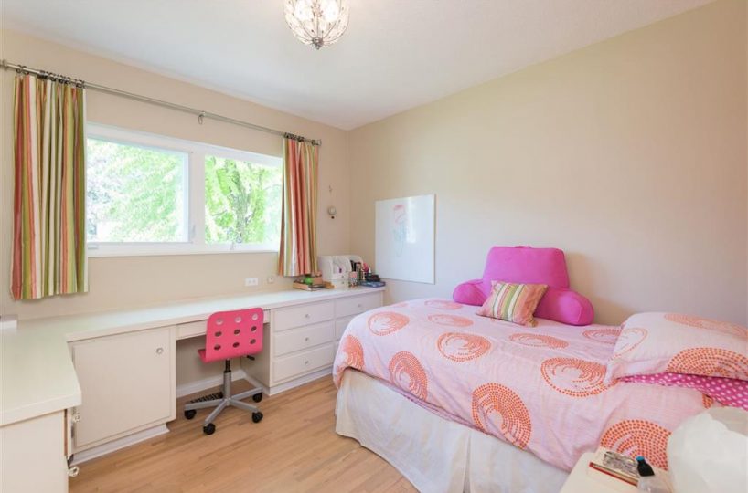 4553 Marineview Crescent, North Vancouver V7R 3P3