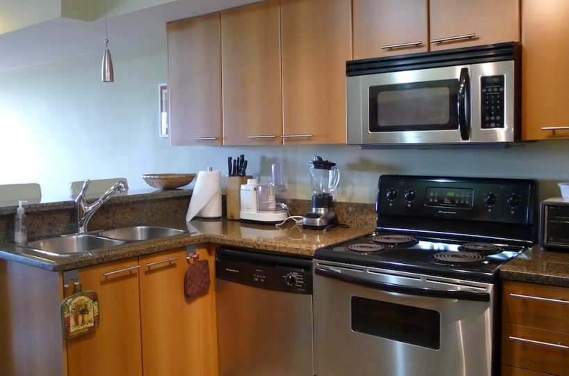 #303 – 1718 Venables Street, Vancouver, BC  V5L 2H4