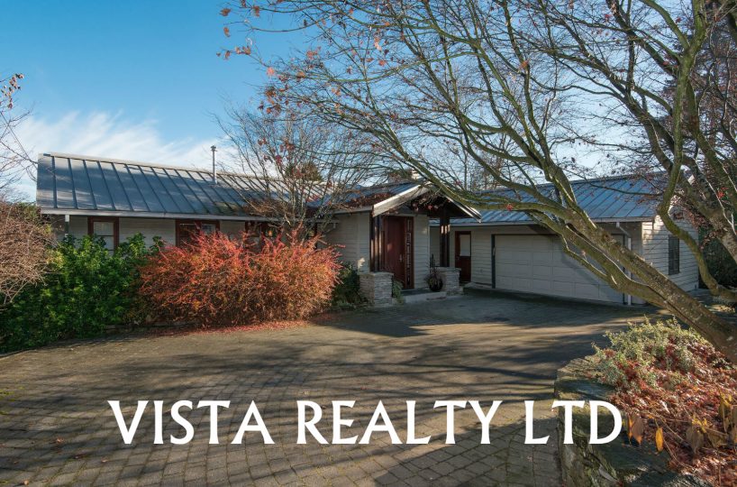 744 Roslyn Blvd, North Vancouver V7G 1P3