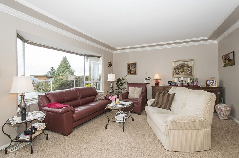 1120 Queens Avenue, West Vancouver V7S 2K2