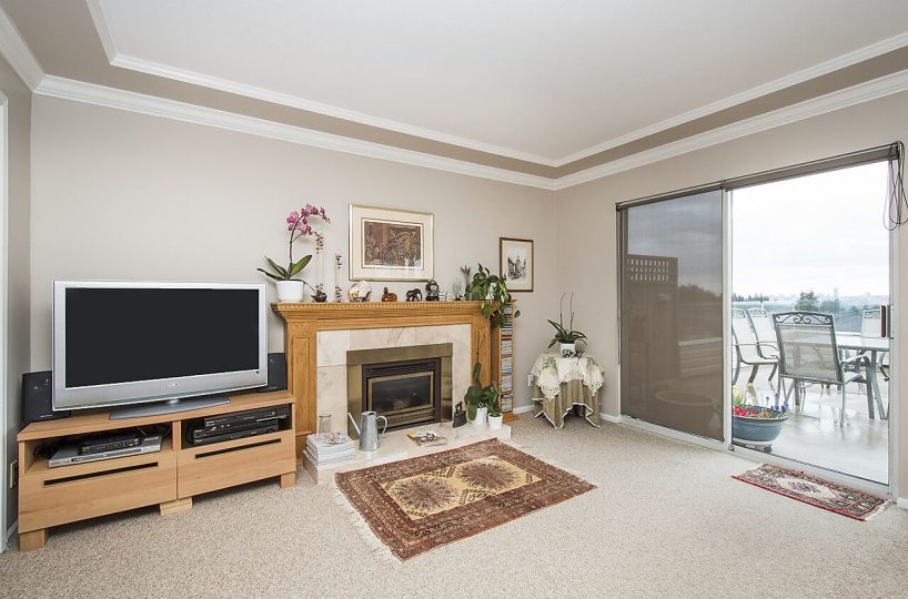 1120 Queens Avenue, West Vancouver V7S 2K2