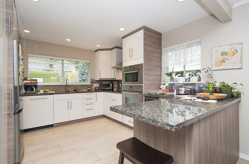 1120 Queens Avenue, West Vancouver V7S 2K2