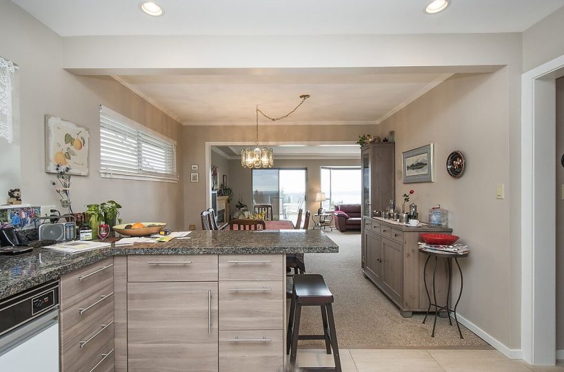 1120 Queens Avenue, West Vancouver V7S 2K2