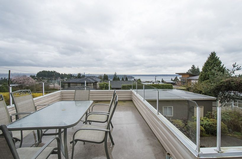 1120 Queens Avenue, West Vancouver V7S 2K2