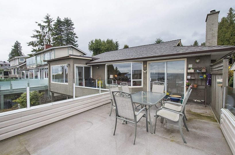 1120 Queens Avenue, West Vancouver V7S 2K2