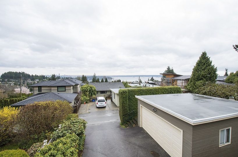 1120 Queens Avenue, West Vancouver V7S 2K2
