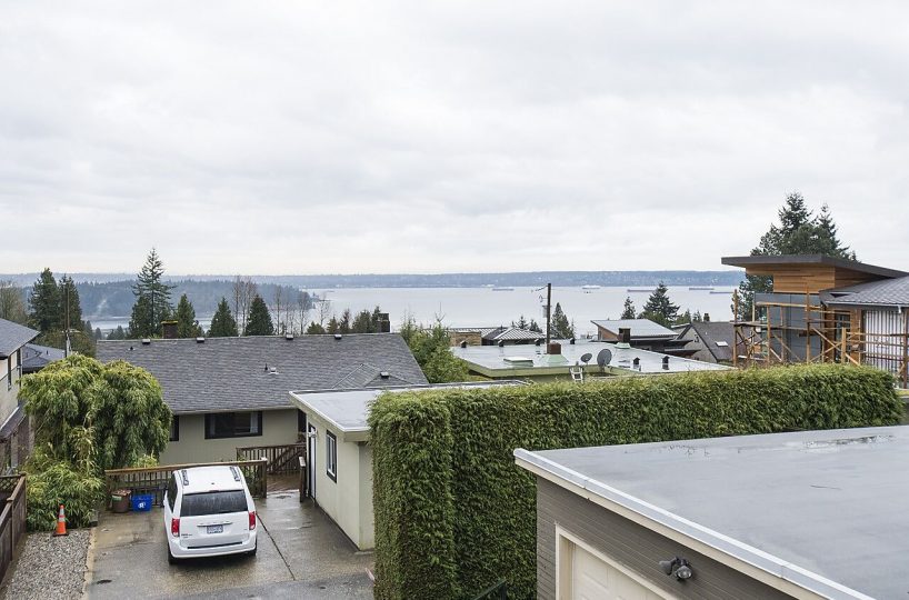 1120 Queens Avenue, West Vancouver V7S 2K2