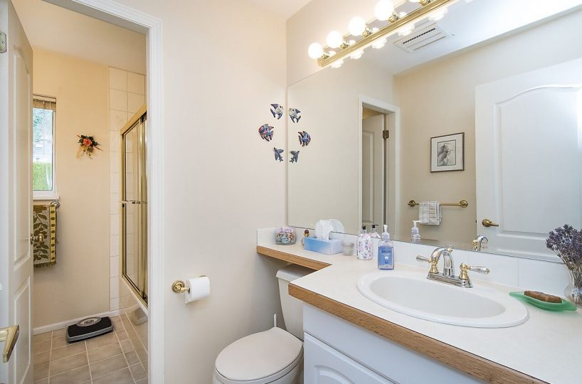 1120 Queens Avenue, West Vancouver V7S 2K2