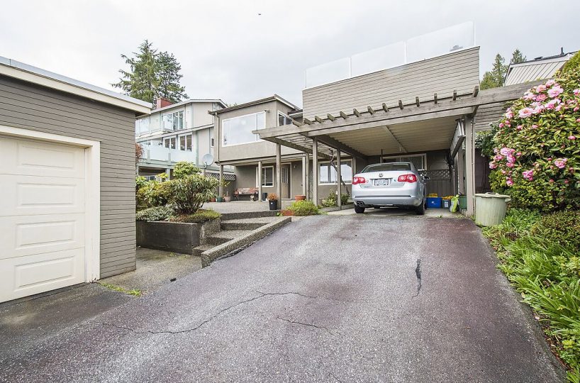 1120 Queens Avenue, West Vancouver V7S 2K2