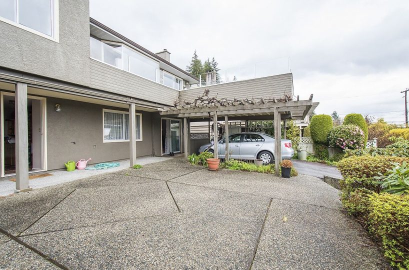 1120 Queens Avenue, West Vancouver V7S 2K2