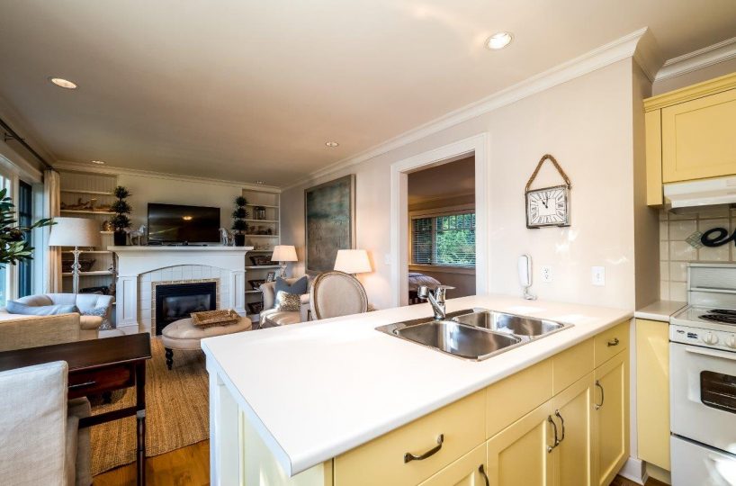 RENT IT FURNISHED: 7210 Arbutus Place, West Vancouver, BC V7W 2L6
