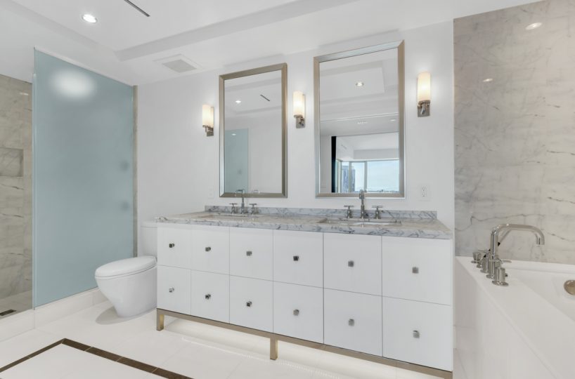 #3201 – 667 Howe Street, Vancouver, BC V6C 0B5