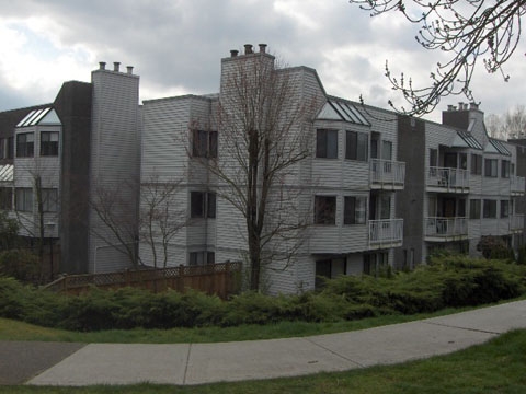 #206 – 9620 Manchester Drive, Burnaby V3N 4R2