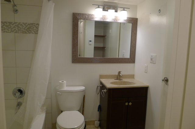 #206 – 9620 Manchester Drive, Burnaby V3N 4R2