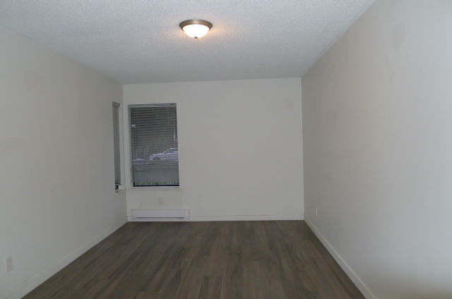 #206 – 9620 Manchester Drive, Burnaby V3N 4R2