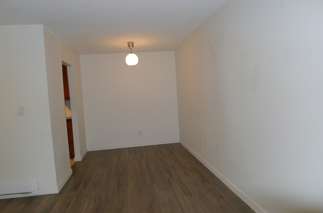 #206 – 9620 Manchester Drive, Burnaby V3N 4R2