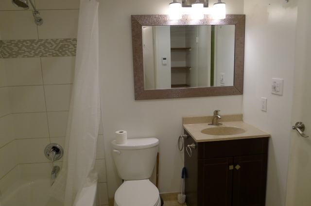 #206 – 9620 Manchester Drive, Burnaby V3N 4R2