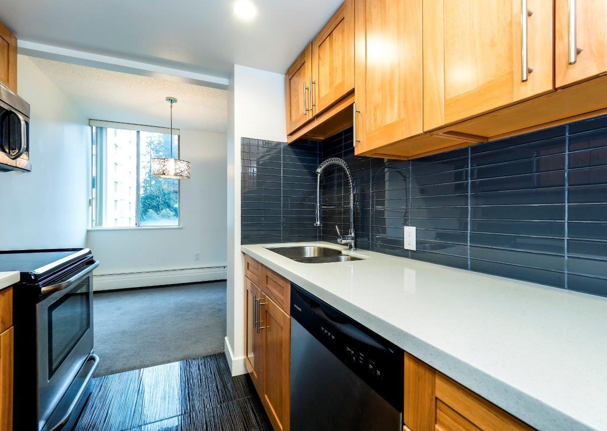 #209 - 2008 Fullerton Avenue, North Vancouver, BC V7P 3G7
