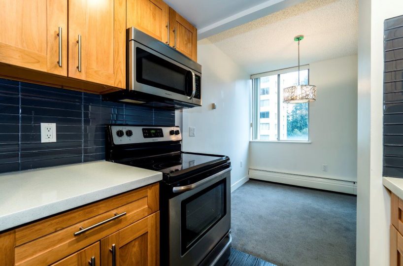 #209 - 2008 Fullerton Avenue, North Vancouver, BC V7P 3G7