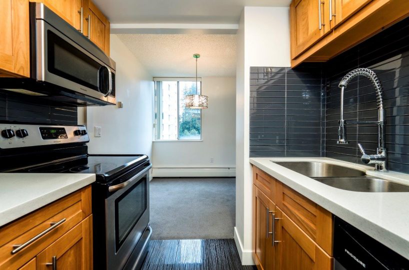 #209 - 2008 Fullerton Avenue, North Vancouver, BC V7P 3G7