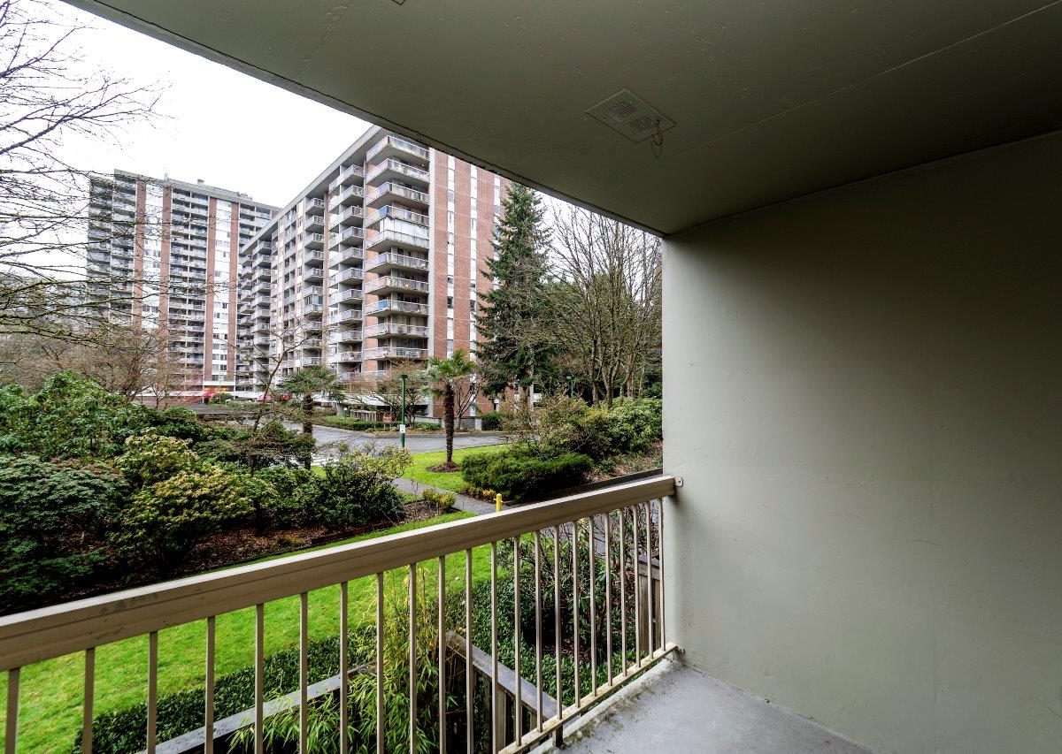 #209 - 2008 Fullerton Avenue, North Vancouver, BC V7P 3G7