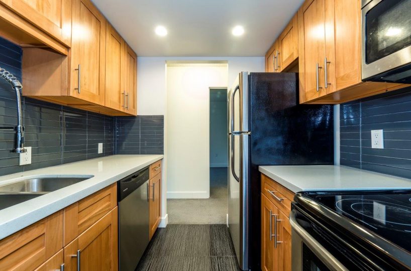 #209 - 2008 Fullerton Avenue, North Vancouver, BC V7P 3G7