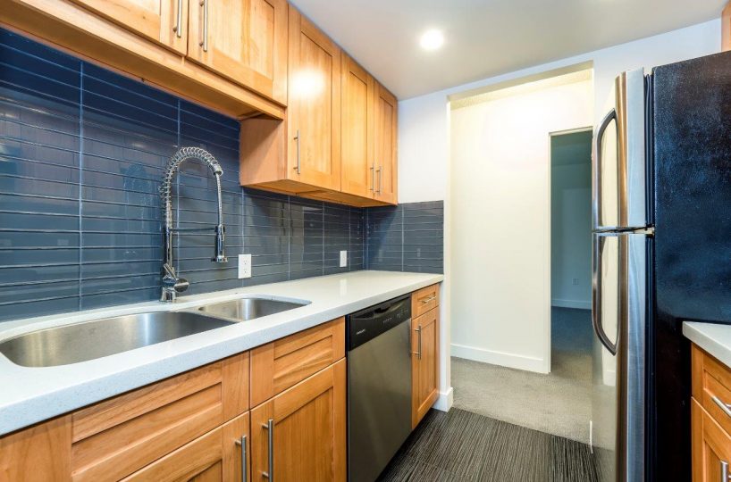 #209 - 2008 Fullerton Avenue, North Vancouver, BC V7P 3G7