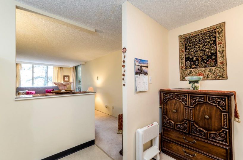 #401 - 2012 Fullerton Avenue, North Vancouver, BC V7P 3E3