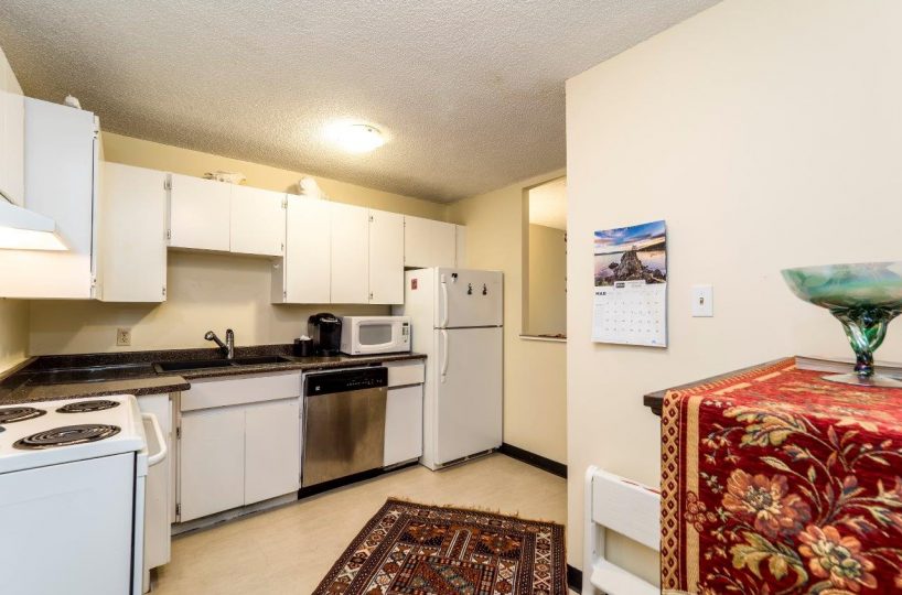 #401 - 2012 Fullerton Avenue, North Vancouver, BC V7P 3E3