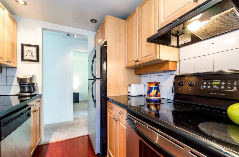 #404 - 2008 Fullerton Avenue, North Vancouver, BC V7P 3G7