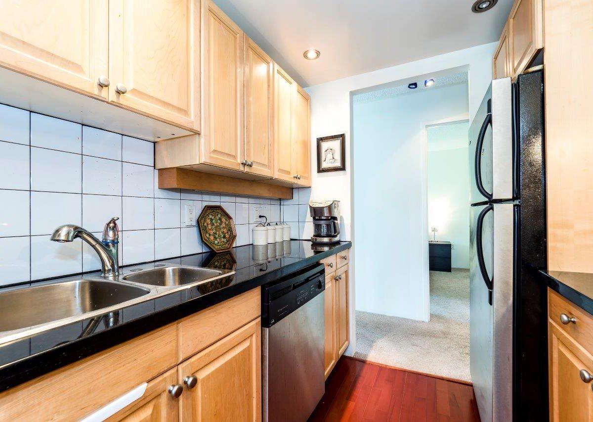 #404 - 2008 Fullerton Avenue, North Vancouver, BC V7P 3G7