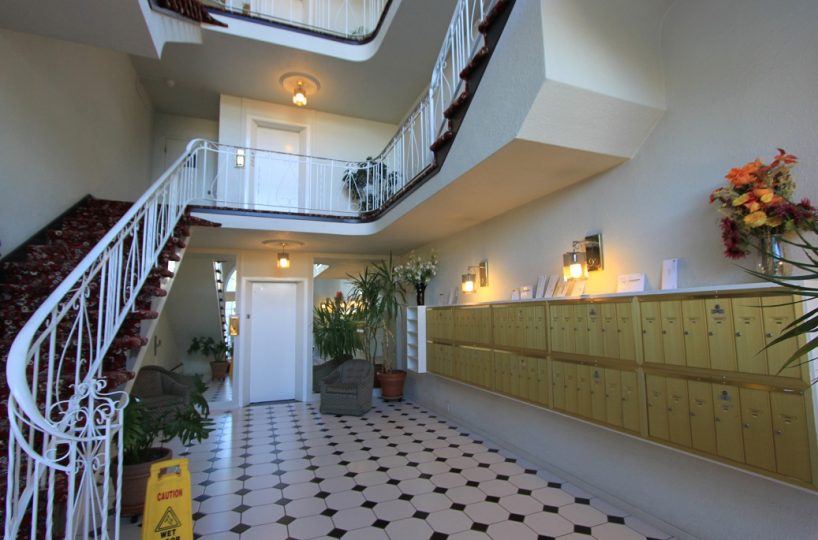 #105 – 2890 Point Grey Road, Vancouver V6K 1A9